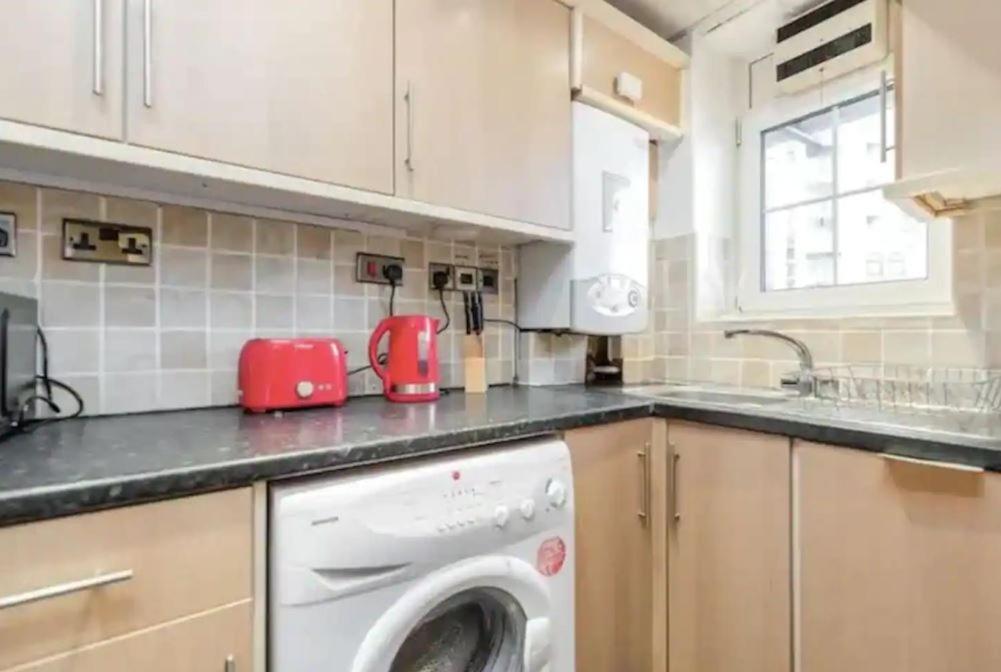 Aplacetostay Apartment, Zone 1 * Londen